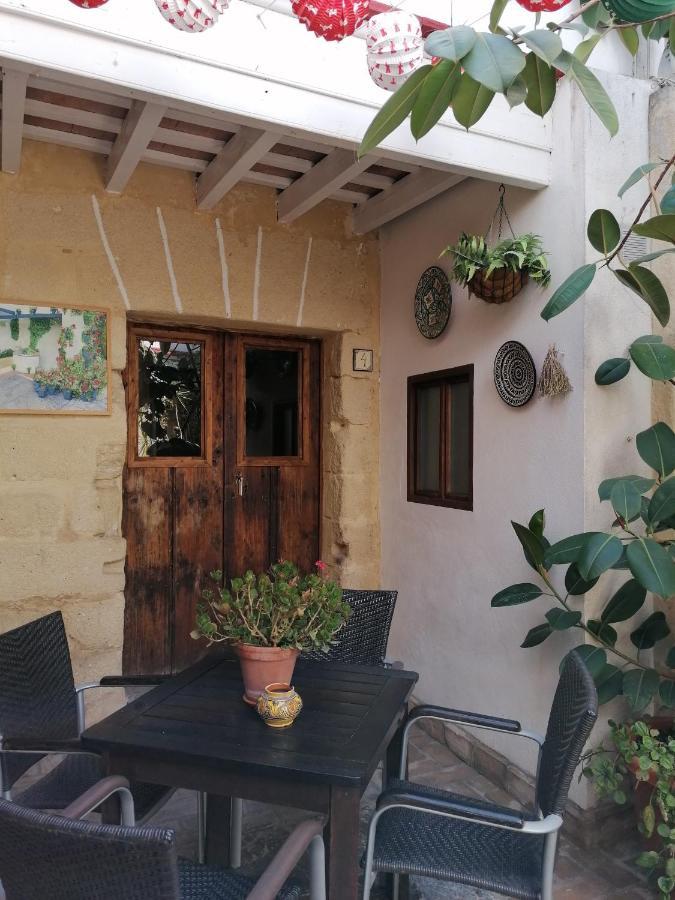 Apartamentos El Patio Andaluz เฮเรซ เด ลาฟรอนเตรา ภายนอก รูปภาพ