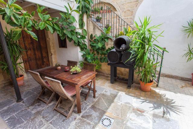 Apartamentos El Patio Andaluz เฮเรซ เด ลาฟรอนเตรา ห้อง รูปภาพ