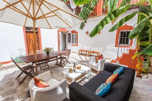 Apartamentos El Patio Andaluz เฮเรซ เด ลาฟรอนเตรา ภายนอก รูปภาพ